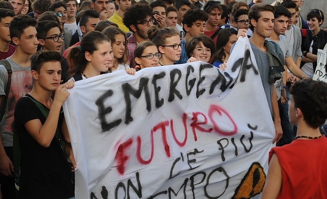 Scuola. Studenti in piazza per la democrazia nel Paese