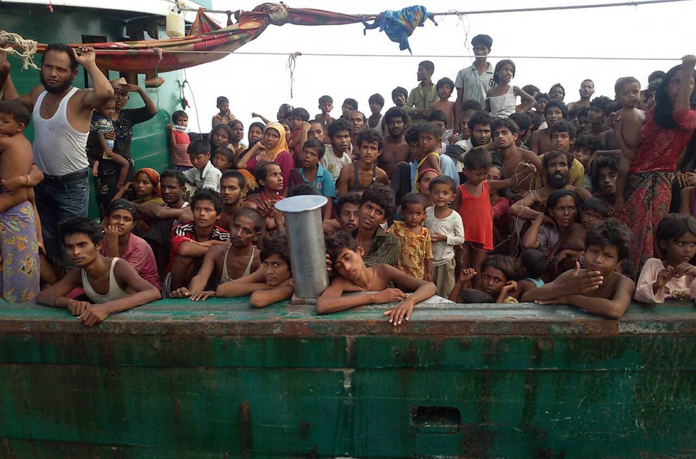 Immigrazione. Thailandia respinge barcone con 400 migranti Rohingya