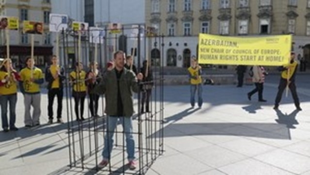 Azerbaijan. Amnesty denuncia la repressione,  l’Ambasciata replica