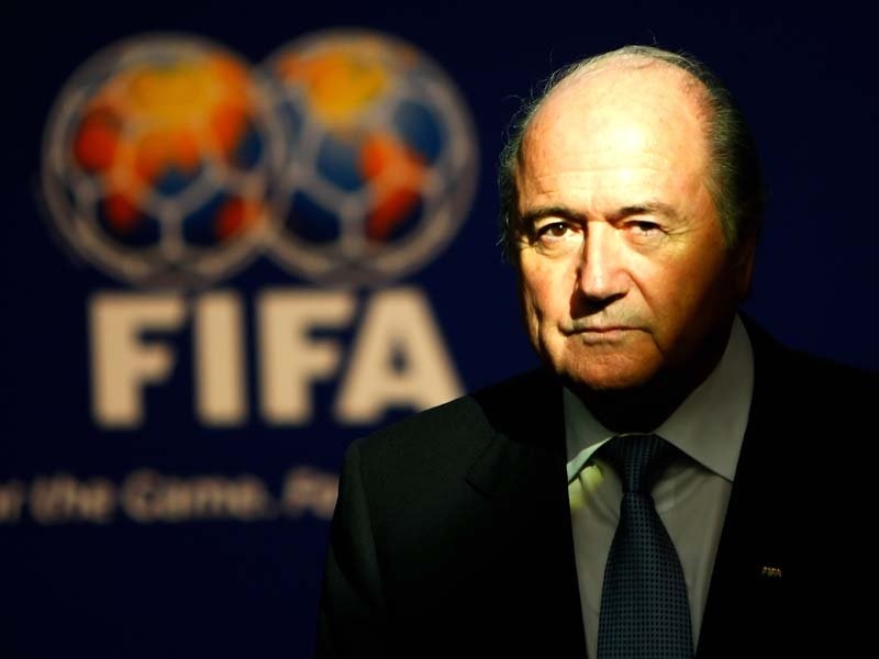 Tangenti Fifa: il cerchio si stringe intorno a Blatter. IL VIDEO