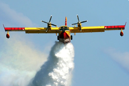 Truffa colossale: piloti e aerei antincendio solo sulla carta