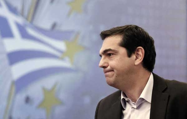 Tensione tra Tsipras e Juncker. La Grecia fa slittare il pagamento