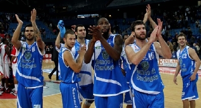 Basket: finale scudetto. In gara 3 Sassari batte Reggio Emilia 80-77