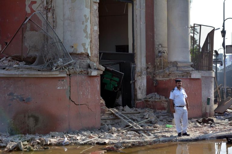 Egitto: bomba davanti il consolato italiano. 9 morti