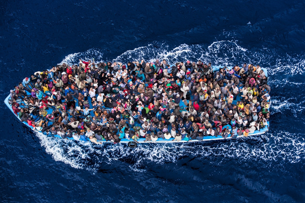 Migrantes (Cei): tornare a ‘Mare nostrum’