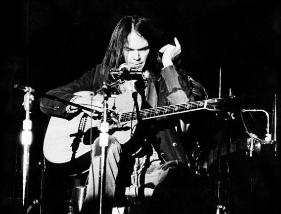 Musica. “After the gold rush”, l’America secondo Neil Young