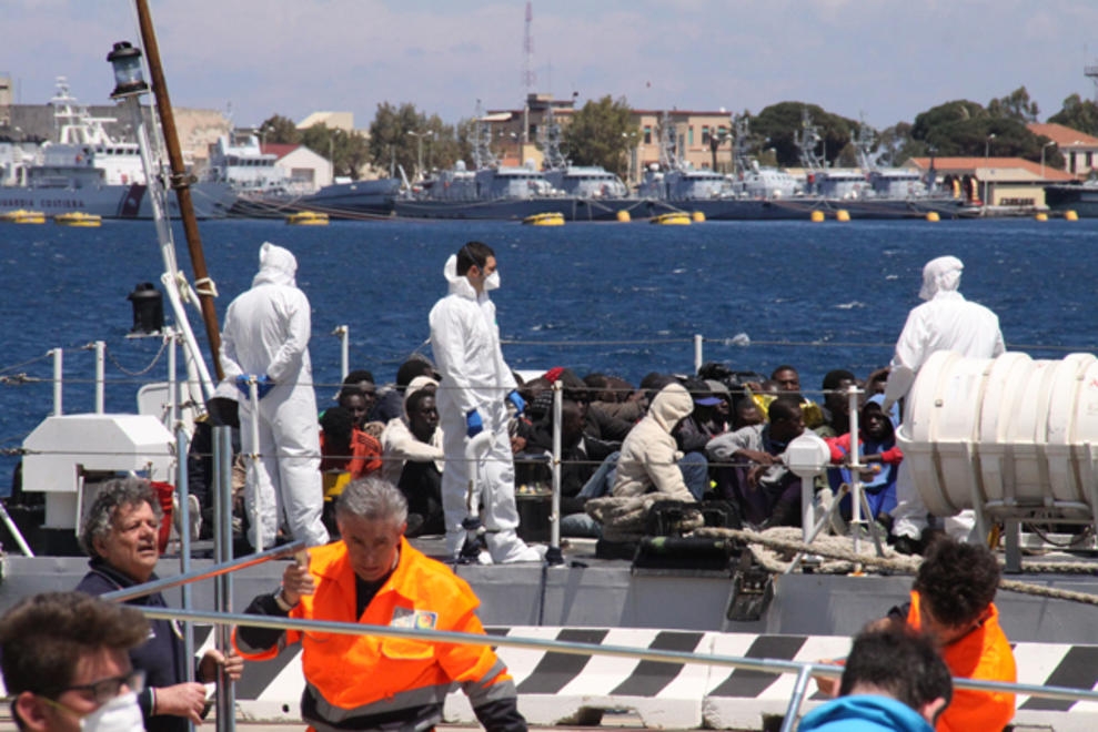 Immigrazione. A Messina sbarcano 414 migranti