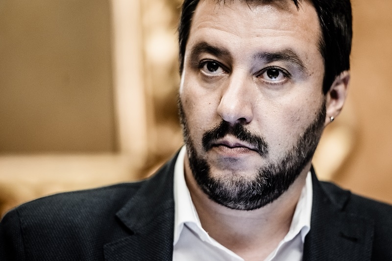 Grecia: Salvini, diffidiamo Renzi, no soldi a banche tedesche