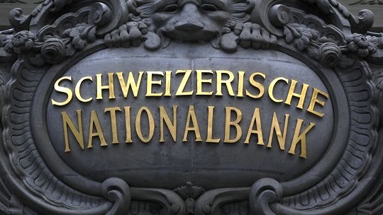 La Banca Nazionale Svizzera continuerà a indebolire il Franco Svizzero?