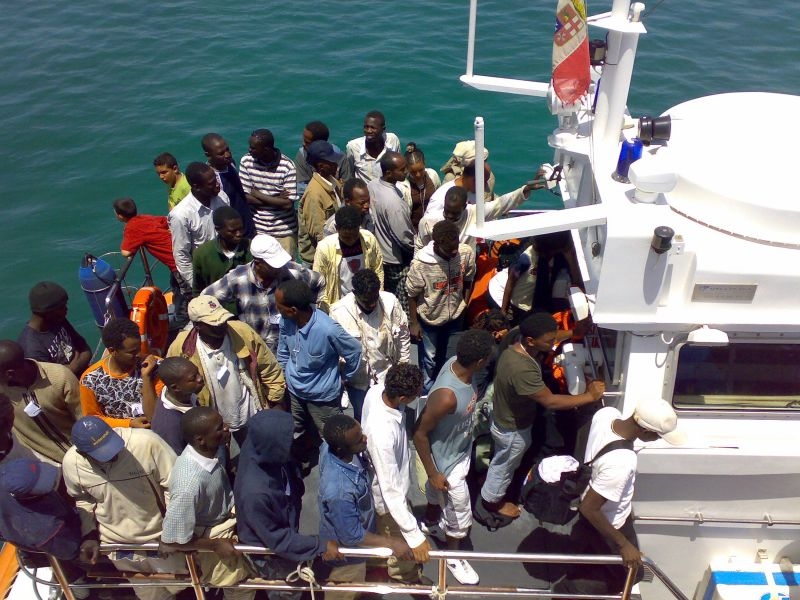 Immigrazione: sbarcati 100 africani su costa brindisina