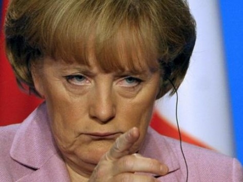 Grecia. La Merkel dice no a Tsipras, prima il referendum