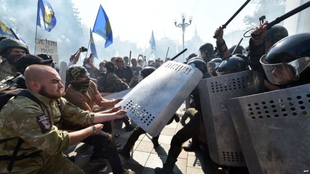 Ucraina. Scontri a Kiev, muore un secondo militare
