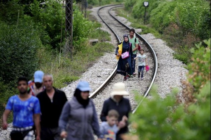 Migranti. Alta tensione. Ungheria, militari e blindati a confine