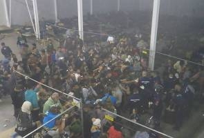 Immigrazione. In Ungheria profughi trattati come animali. VIDEO SHOCK