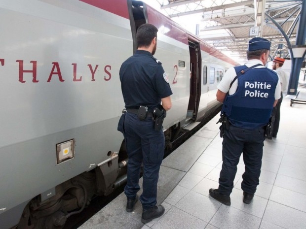 Francia contro il terrorismo: controllo bagagli metro e treni