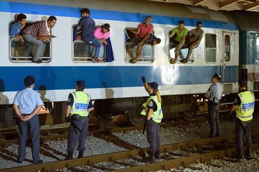 Immigrazione. Slovenia, nuovo treno con 2.000 a confine Croazia