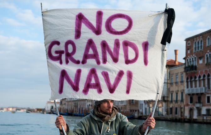 Venezia. Blitz degli attivisti contro le grandi navi