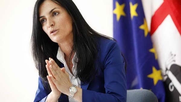 Fondi Sardegna, spese pazze: si dimette Francesca Barracciu