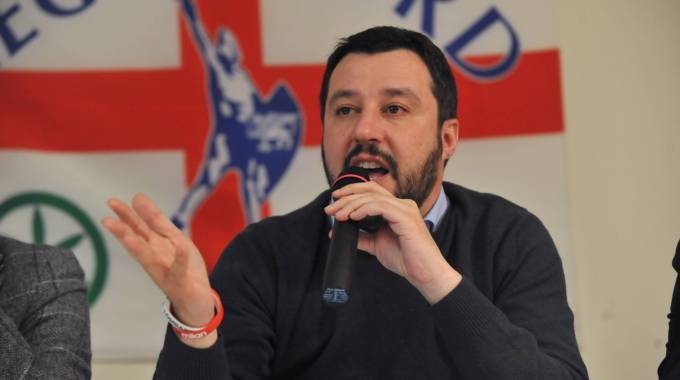 Stragi Parigi. Salvini, “basta fiaccolate, ora maniere forti”