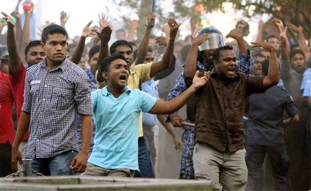 Maldive, protesta per scarcerare ex presidente. Repressione violenta della polizia