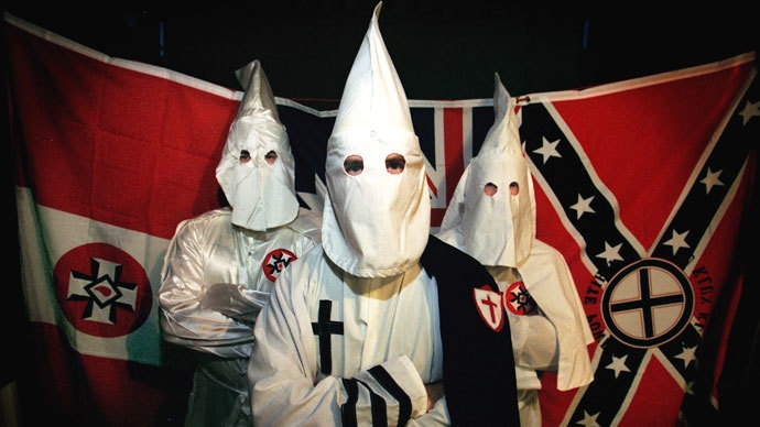 Usa: Anonymous rivela online identita’ 400 membri Ku Klux Klan