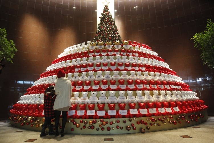 Natale, festa simbolica contro guerra e terrorismo