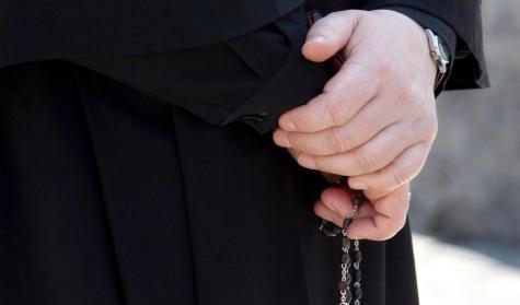 Pedopornografia: ex sacerdote patteggia pena a 2 anni e mezzo