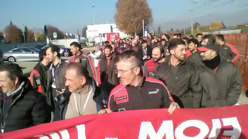Finmeccanica: scioperano i lavoratori Alenia, corteo a Caselle