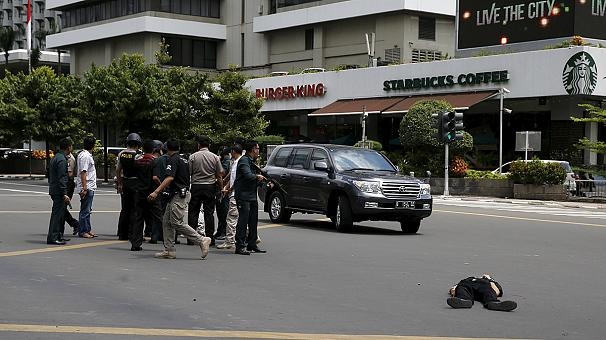 Indonesia: Jakarta attentati in centro. E’ allarme terrorismo