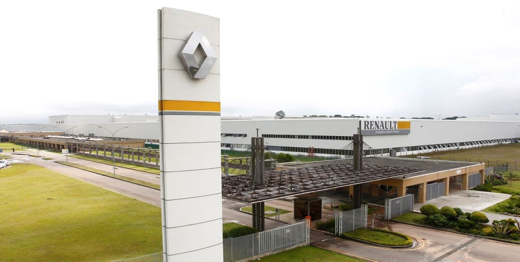 Renault: ipotesi frode emissioni, polizia ispeziona fabbriche