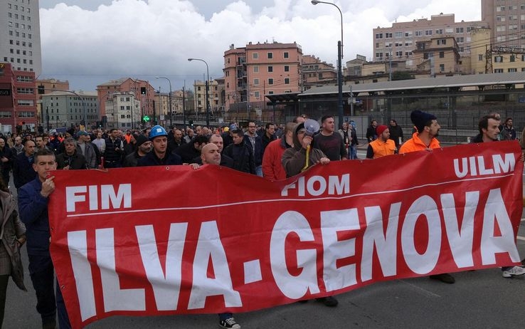 Ilva Genova. I lavoratori occupano la fabbrica: il governo rispetti l’accordo