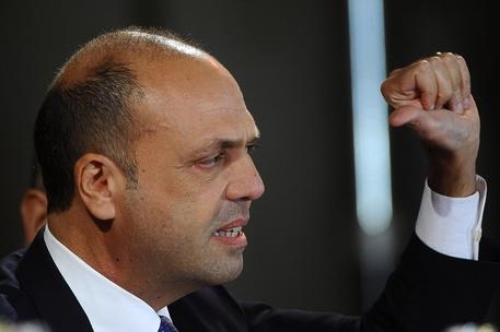 Terrorismo. Alfano, rischio attentati altissimo