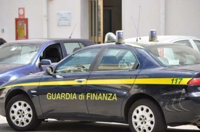 Fisco: frode da 95 milioni di euro, 5 arresti
