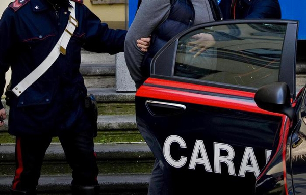 Prostituzione: casa appuntamento in club, 7 arresti a Reggio Calabria