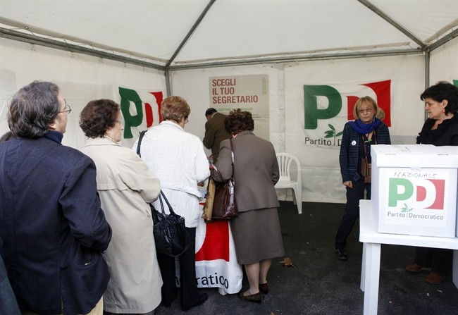 Il Pd delle primarie truccate. A Napoli soldi agli elettori, a Roma impazzano le schede bianche