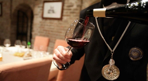 L’associazione Sommelier celebra il 21 maggio la giornata della cultura del vino e dell’olio