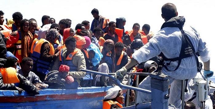 Migranti arrivano a Salerno, 545 profughi dal Canale di Sicilia