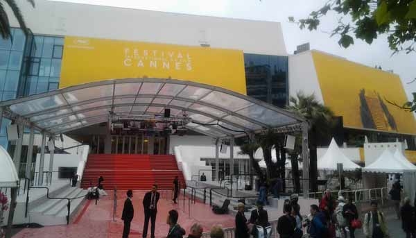 Cannes 69. Tra poco luci sulla “montée des marches”