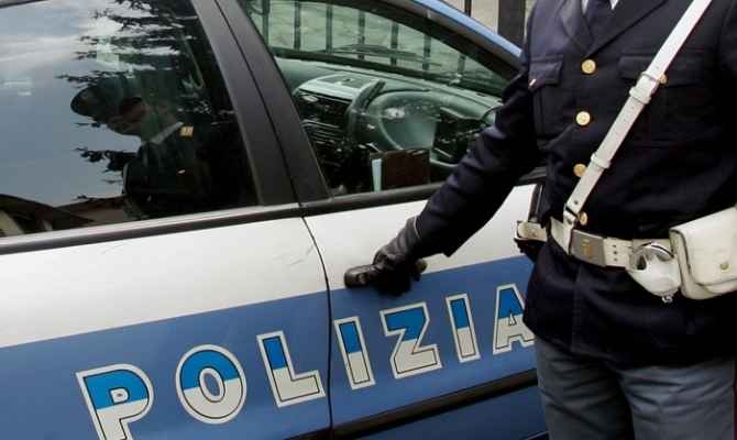 Uccide la madre e simula rapina. Arrestato 24enne