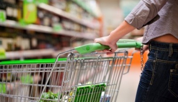 Istat: consumatori, economia fragile, ripartire dal lavoro