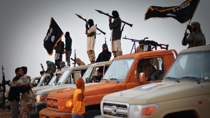 Libia: negli uffici dell’Isis a Sirte trovati armi, denaro e oggetti d’oro
