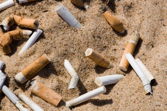 Il Codacons chiede l’estensione del divieto di fumo anche sulle spiagge nazionali