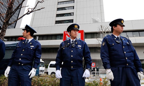 Giappone: asserragliato in edificio dopo sparatoria, un morto