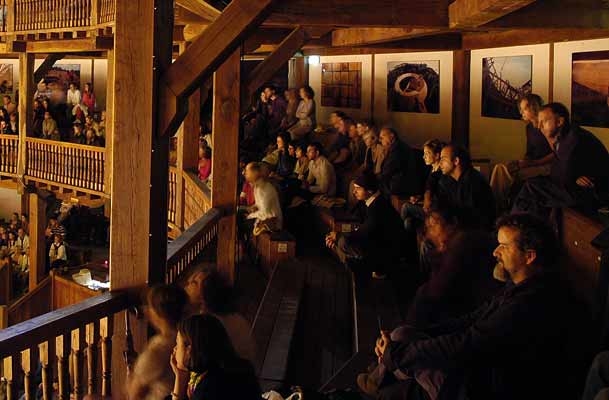 Globe theatre. “Sonetti d’amore”, gemme incastonate nella notte