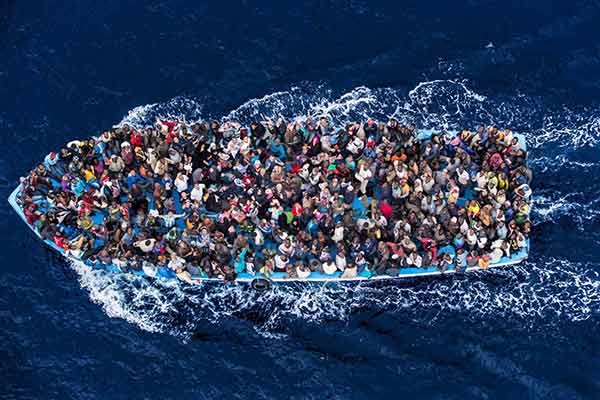 Migranti. 354 persone salvate, recuperati 7 corpi