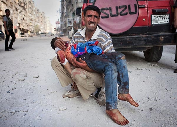 Le immagini dei bambini morti in Siria e in Iraq, vittime degli autocrati