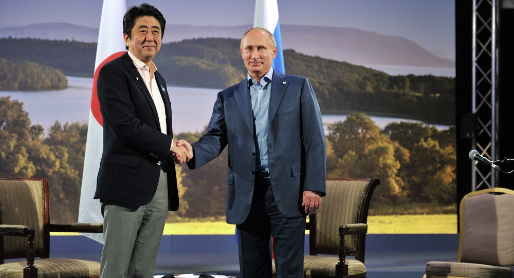 Russia. Parte il Forum economico, oggi incontro Putin-Abe