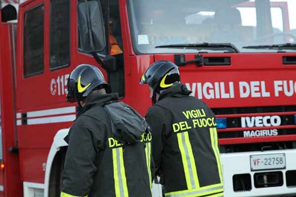 Crolla palazzina di 4 piani a Roma. Polemiche sull’evacuazione