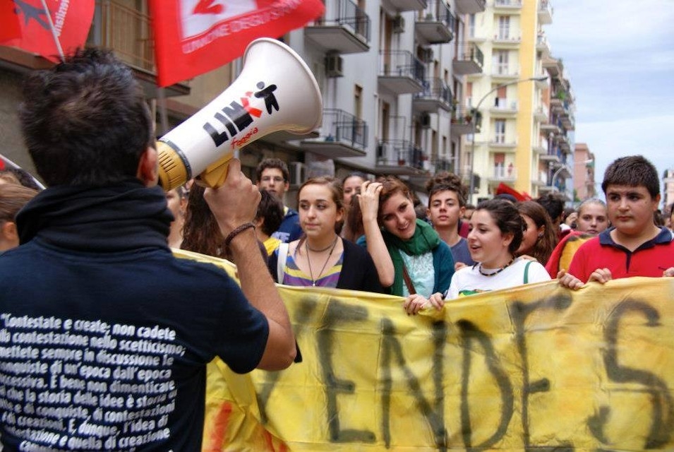 Gli studenti scendono in piazza il 7 ottobre per dire no al referendum