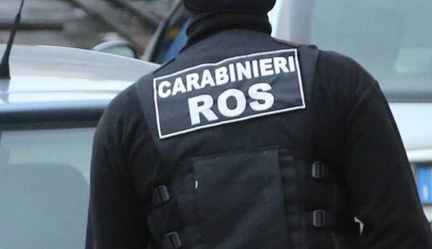 Terrorismo: blitz dei carabinieri, tre fermi, si cerca un quarto uomo